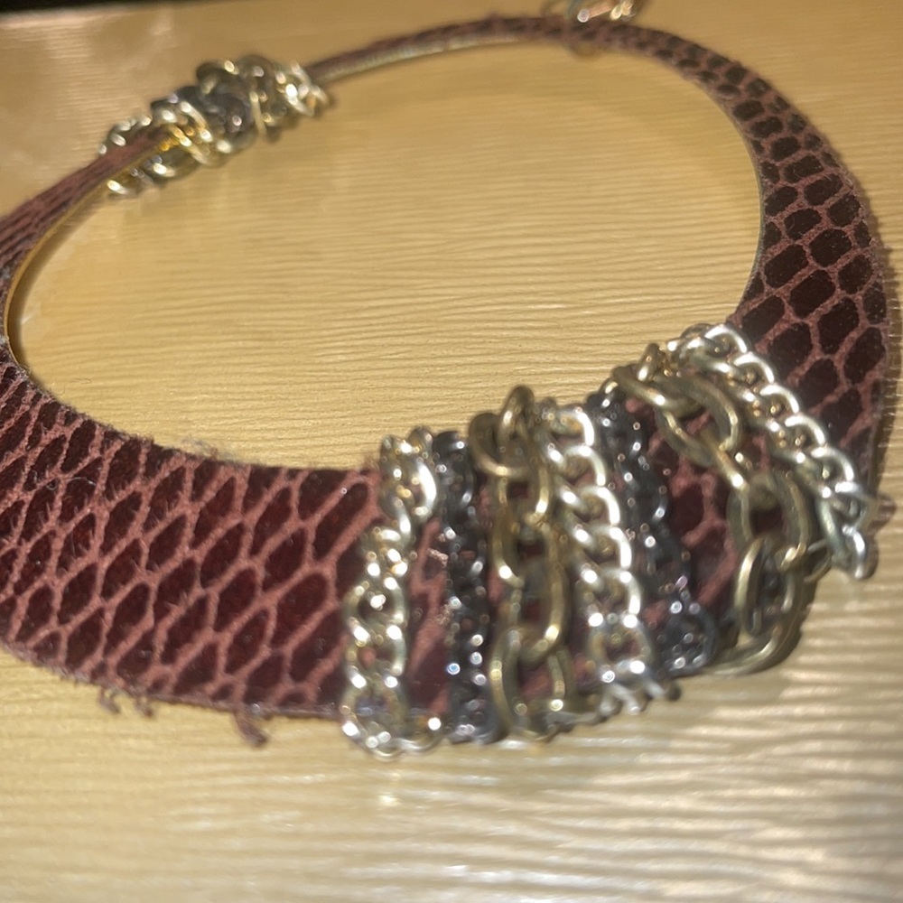 Triangular Hoop Earrings - Picture 9 of 10
